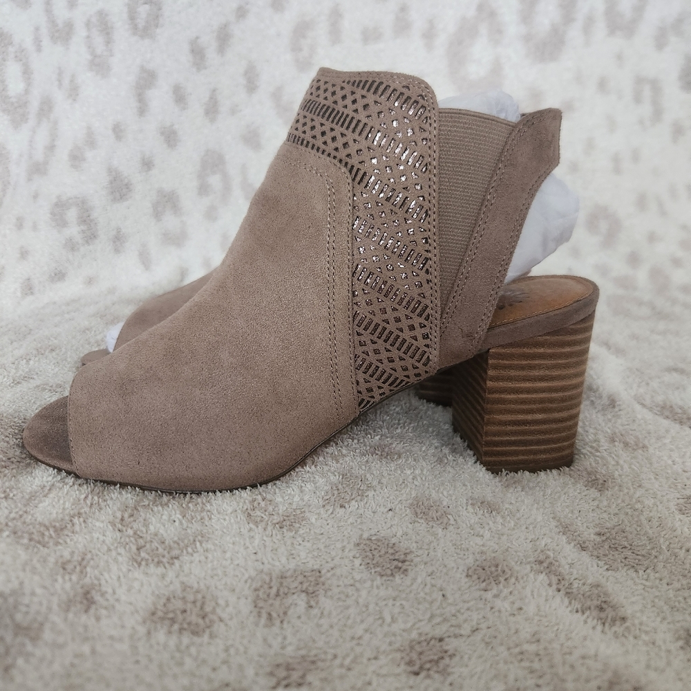 Womans open toe Healed Sandal